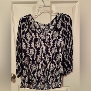 Crown & Ivy top. Like New!